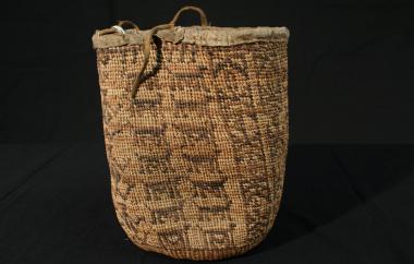 Cylindrical Bag, with birds, butterflies, fish and frogs (?)