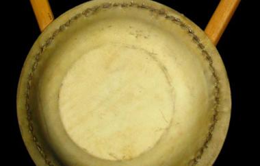 Bowl lyre detail