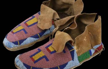Beaded Mocassins: Blackfoot or Absaroka