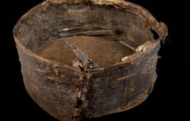 Bent Baleen Vessel